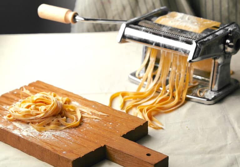 How To Clean A Pasta Maker – The Best Way