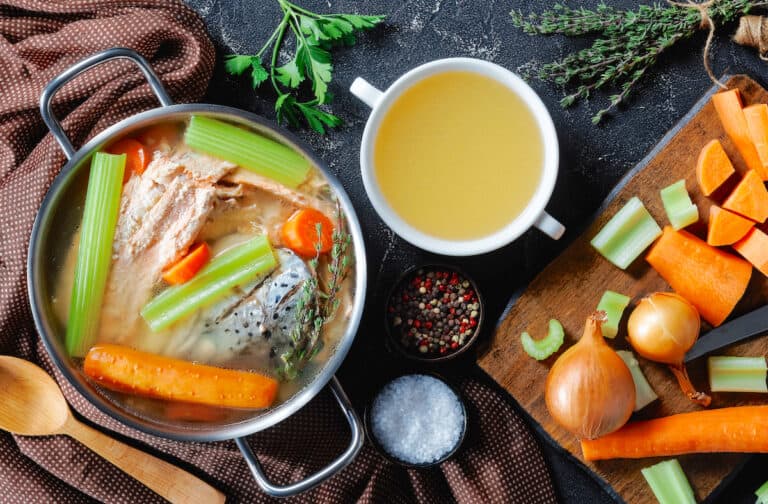 Dutch Oven Vs Stock Pot – What’s The Difference?