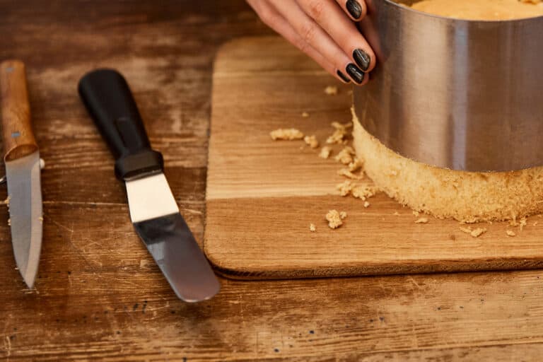 What Is A Straight Edge Spatula?