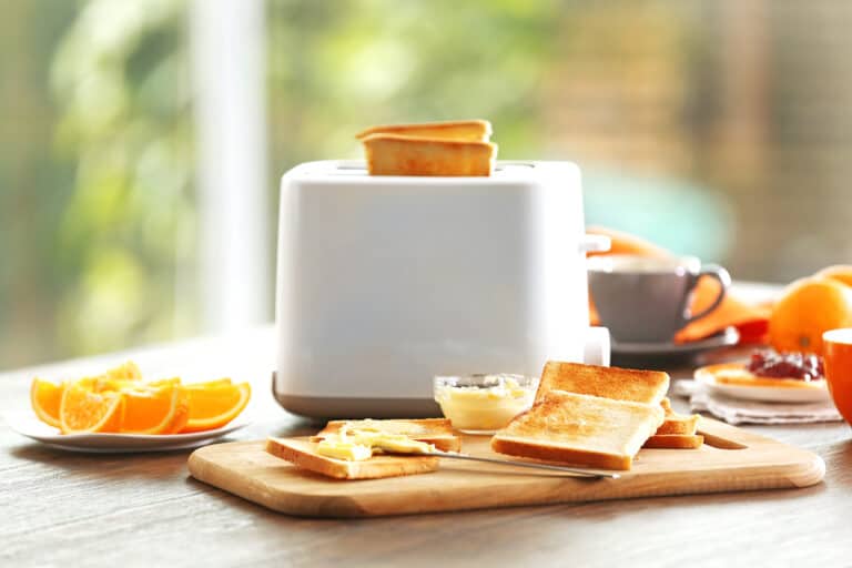5 Best Space Saver Toasters