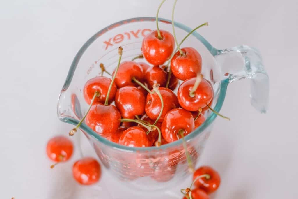 Can Pyrex Go in The Microwave? Foods Guy