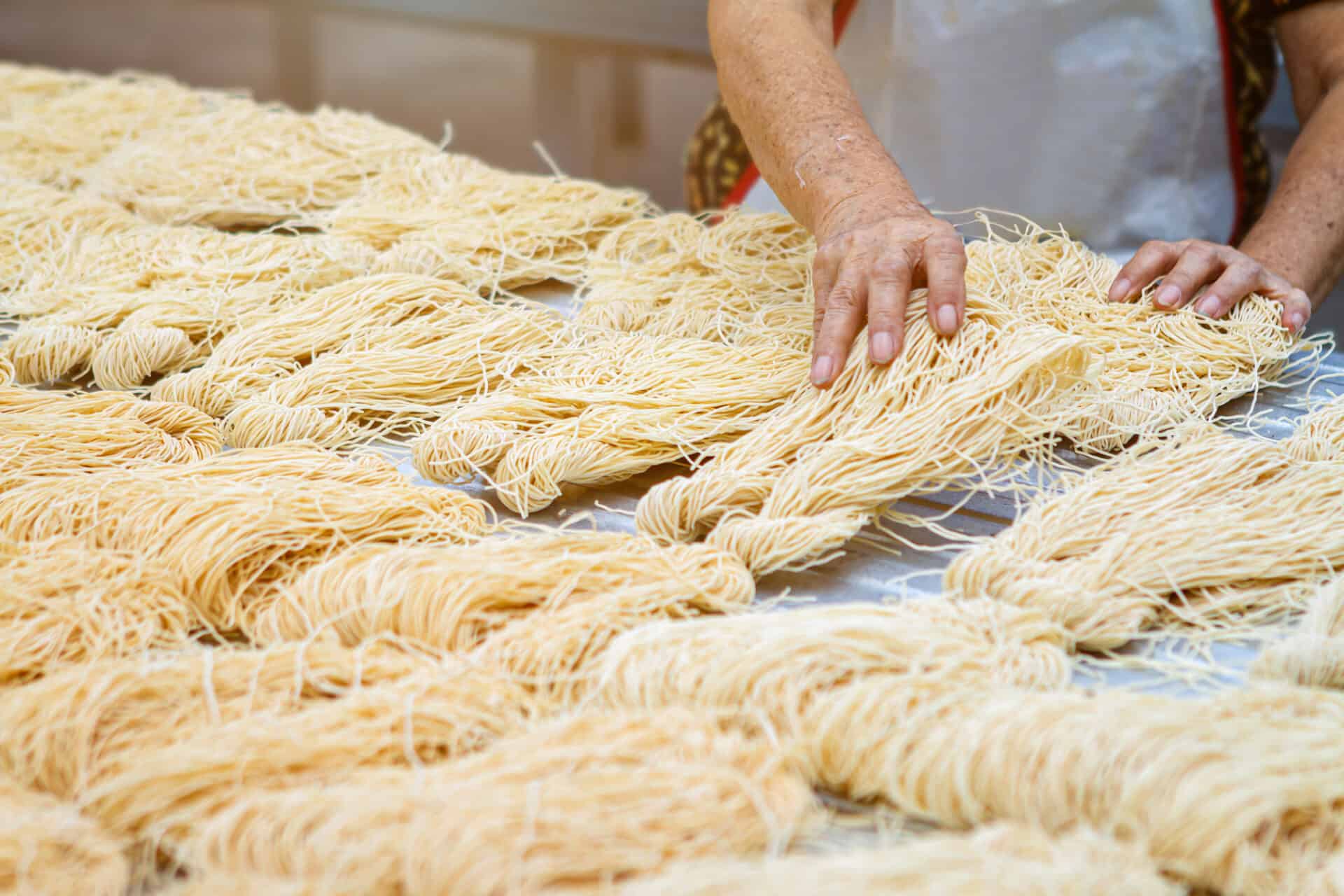 Cooks Rice Noodle How To Cook Rice Noodles (Complete Guide)