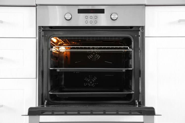 Baking Cake in a Convection Oven – Everything You Should Know