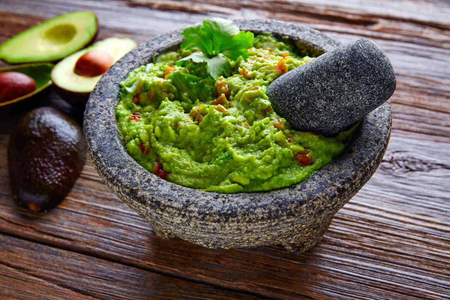 How Long Can Guacamole Sit Out? - Foods Guy